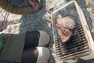 七輪で焼き目をつける