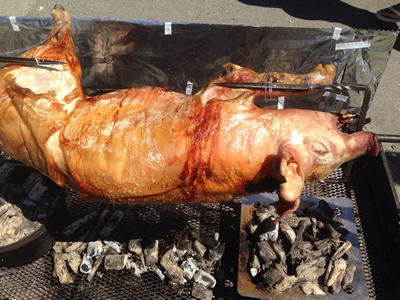 こんがり焼きあがったBBQ仔豚