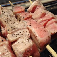 魚串焼きBBQ、マグロ大トロの七輪串焼き