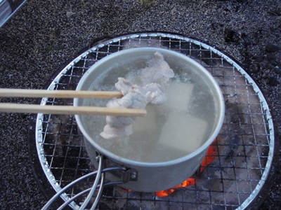 真冬キャンプのごちそう、大根おろしたっぷりの七輪BBQしゃぶしゃぶ