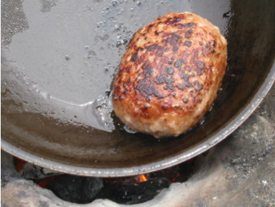 七輪BBQで作る炭火焼きハンバーグ