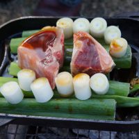 マグロカマのカット、七輪炭火焼BBQですき焼き仕立て